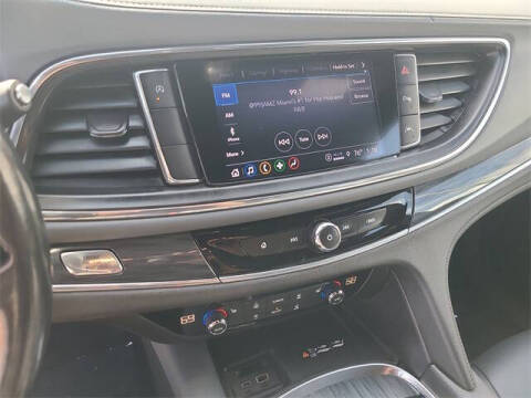 2022 Buick Enclave Essence