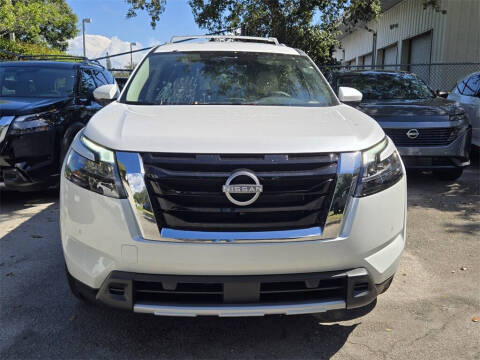 2025 Nissan Pathfinder SL