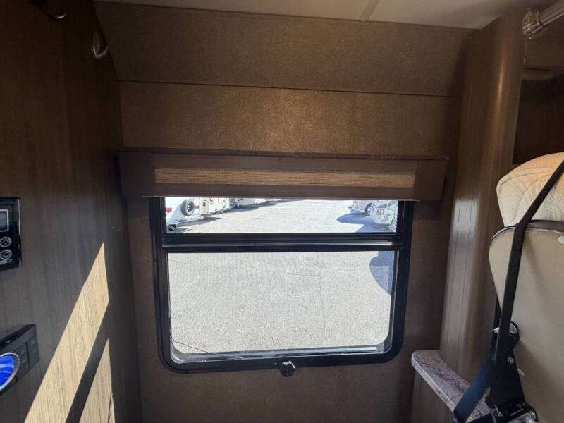 2016 Thor Motor Coach COMPASS