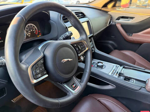 2018 Jaguar F-PACE S