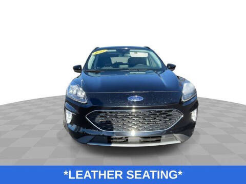 2022 Ford Escape Hybrid Titanium