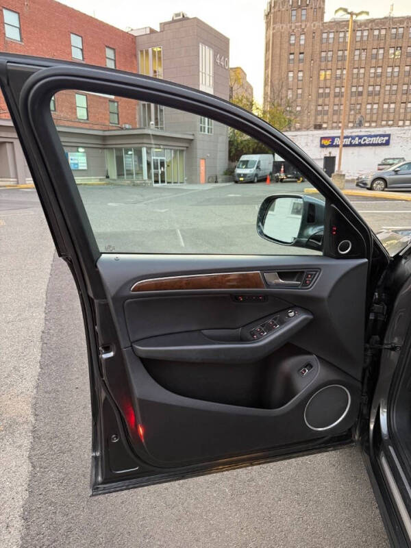 2017 Audi Q5 2.0T quattro Premium Plus