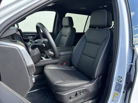 2025 GMC Yukon XL Elevation