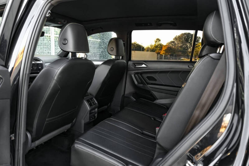 2022 Volkswagen Tiguan SE R-Line Black