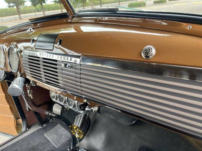 1953 GMC Suburban