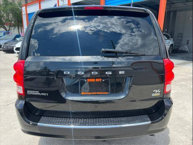 2016 DODGE Grand Caravan Minivan - $9,897