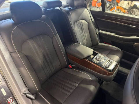 2019 Genesis G90