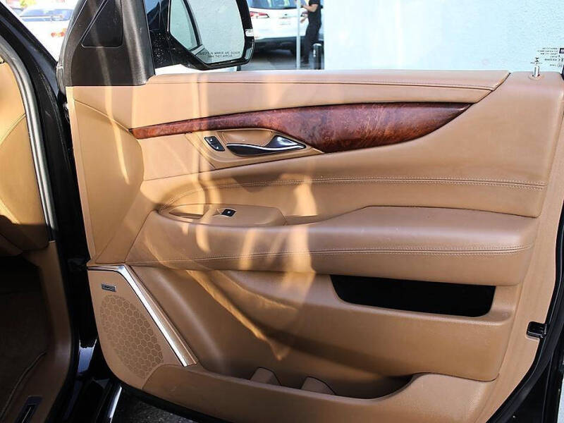 2016 Cadillac Escalade Platinum