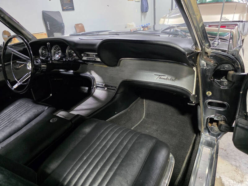 1962 Ford Thunderbird