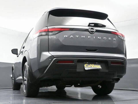 2022 Nissan Pathfinder SV