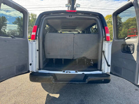 2022 Chevrolet Express LS 3500