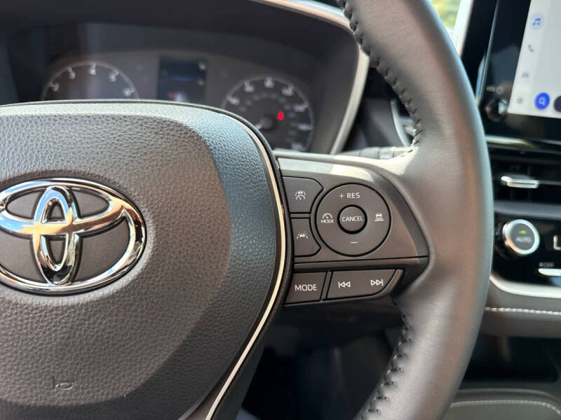 2025 Toyota Corolla Hatchback SE