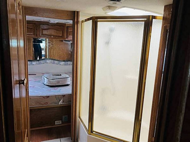 1999 Freightliner XC Chassis