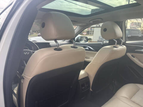 2019 Infiniti QX30 Luxe