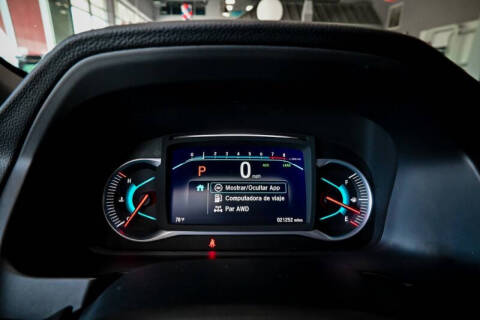 2022 Honda Pilot Touring w/Rear Captain's Chairs