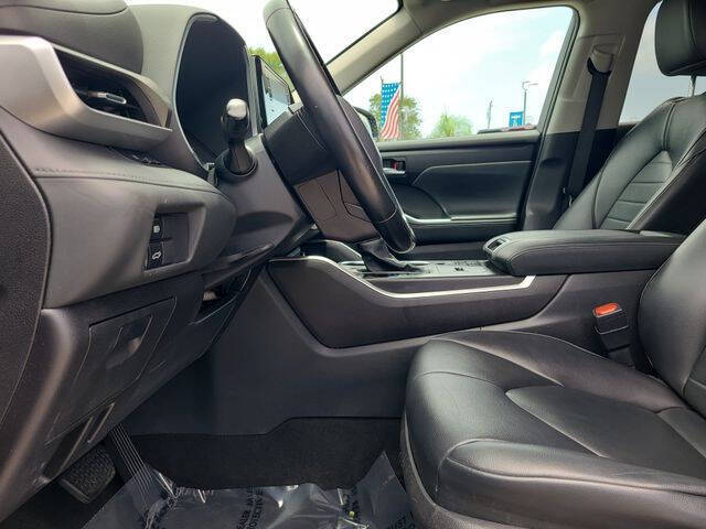 2022 Toyota Highlander XLE