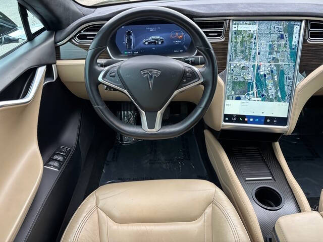 2015 Tesla Model S 8