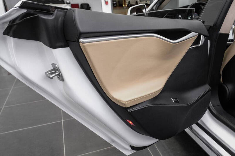 2017 Tesla Model S 90D