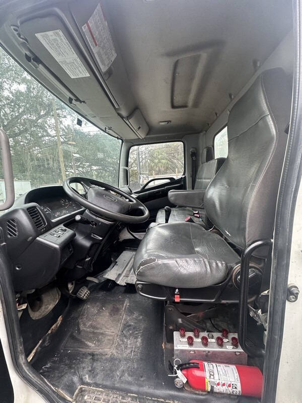 2017 Hino 268A
