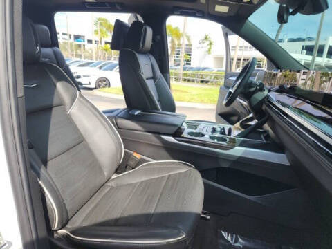 2025 Cadillac Escalade ESV Premium Luxury