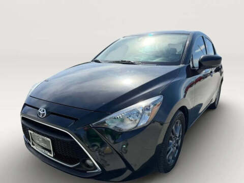 2020 Toyota Yaris Hatchback LE