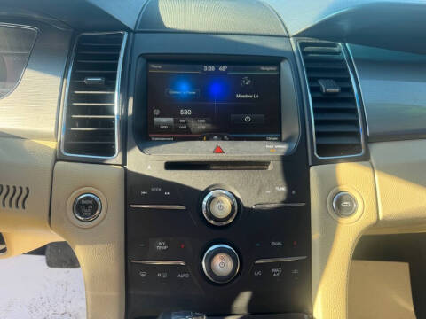 2015 Ford Taurus SEL