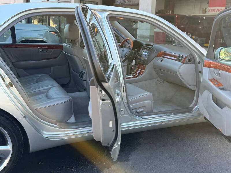 2003 Lexus LS 430