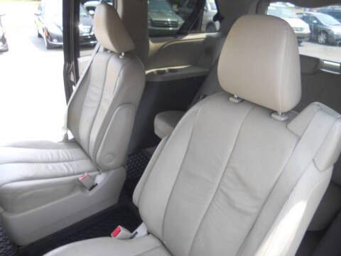 2012 Toyota Sienna XLE 7-Passenger