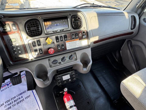 2017 Freightliner M2 106