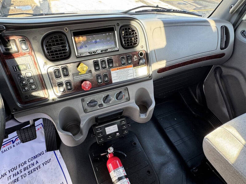 2017 Freightliner M2 106