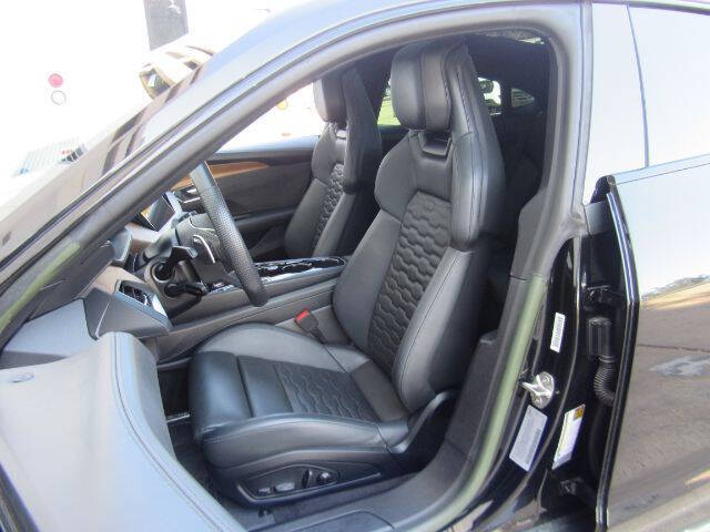 2023 Audi e-tron GT quattro Premium Plus