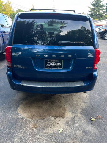 2011 Dodge Grand Caravan Crew