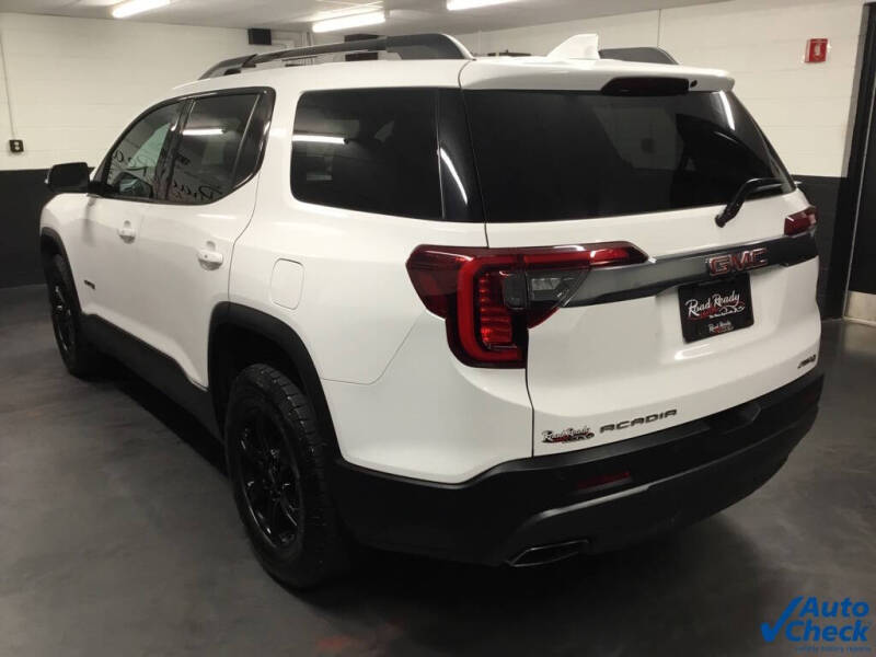 2022 GMC Acadia AT4