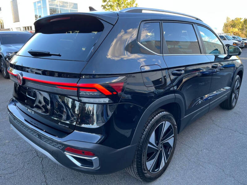 2025 Volkswagen Taos SE 4Motion