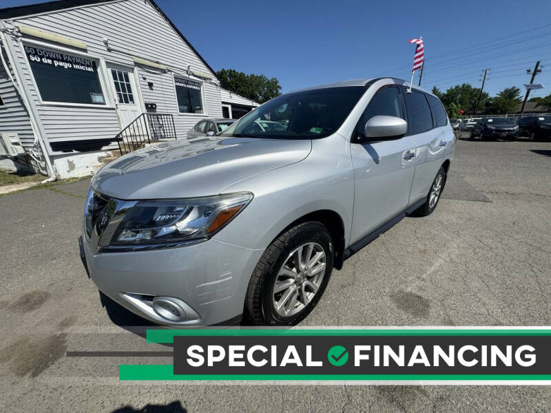 2014 Nissan Pathfinder S 4WD's photo