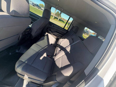 2017 Chevrolet Suburban LS