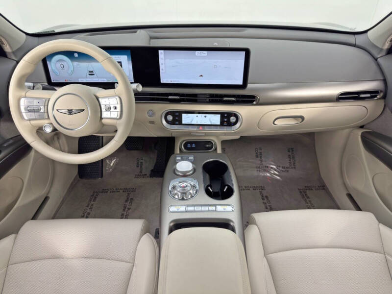 2024 Genesis GV60 Standard