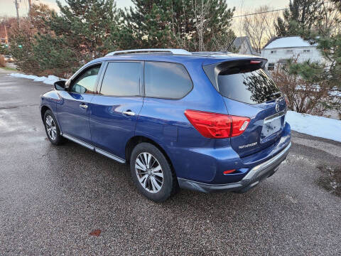 2017 Nissan Pathfinder SV