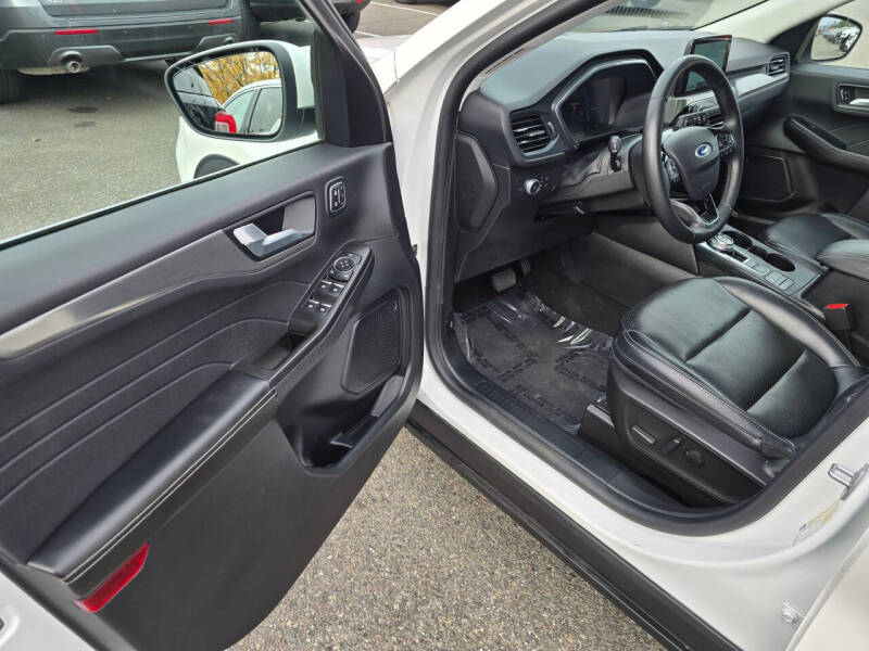 2022 Ford Escape Titanium