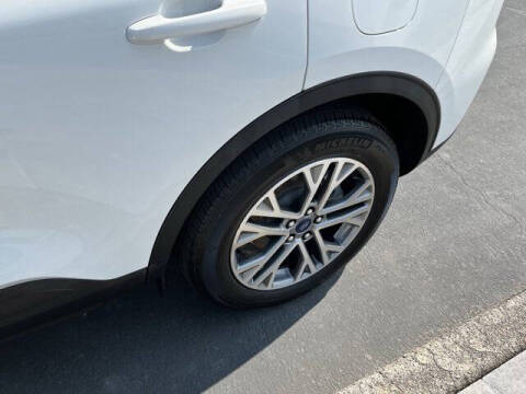 2022 Ford Escape SEL