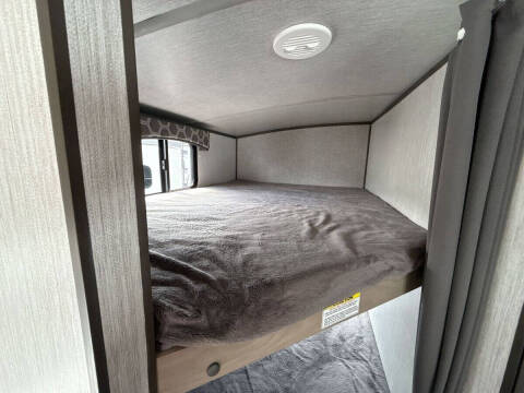 2021 Cruiser RV Shadow