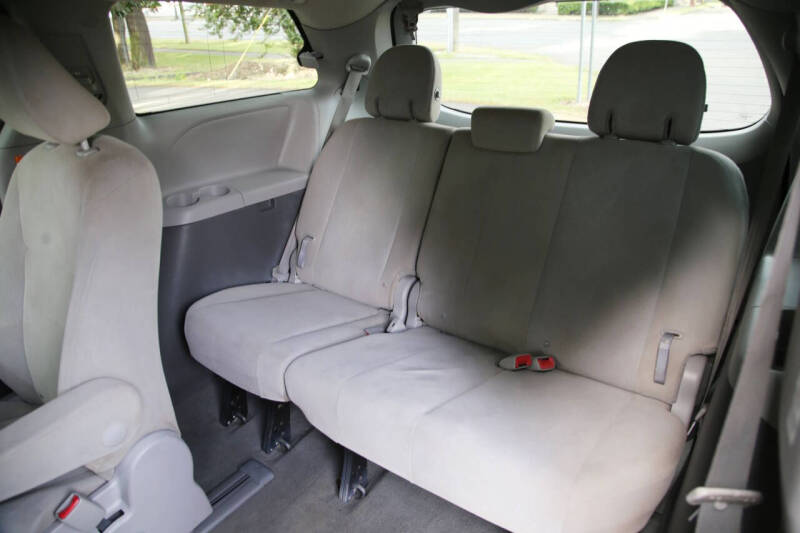 2017 Toyota Sienna L 7-Passenger