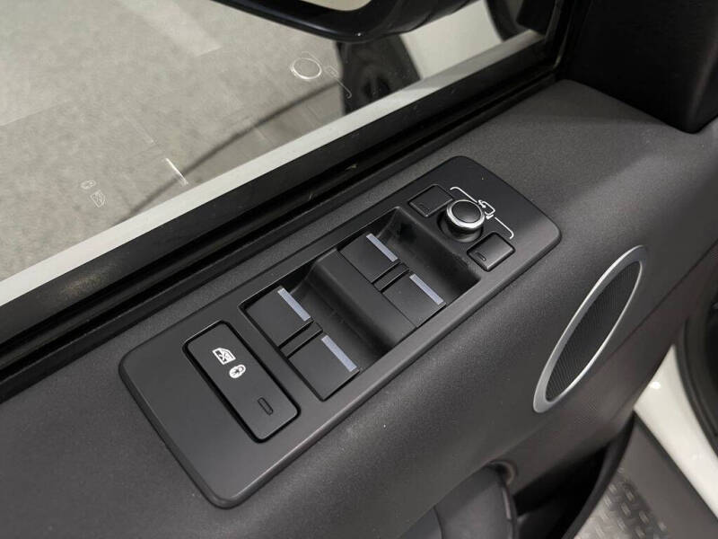 2017 Land Rover Discovery SE