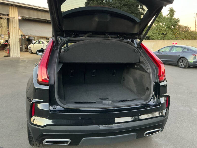 2024 Cadillac XT4 Premium Luxury