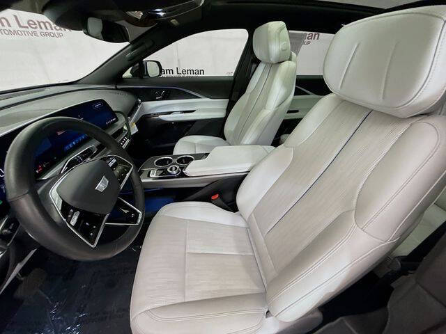 2024 Cadillac LYRIQ Luxury 1