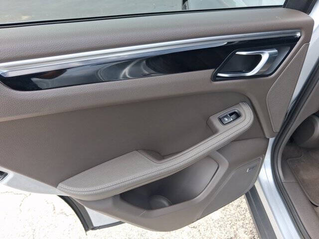 2017 Porsche Macan