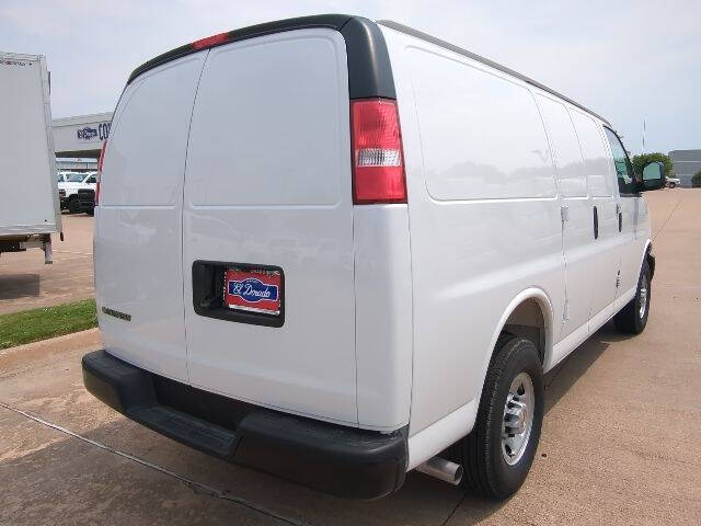 2025 Chevrolet Express 2500