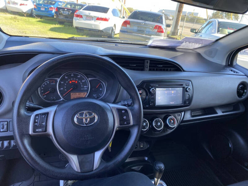 2018 Toyota Yaris 5-Door LE