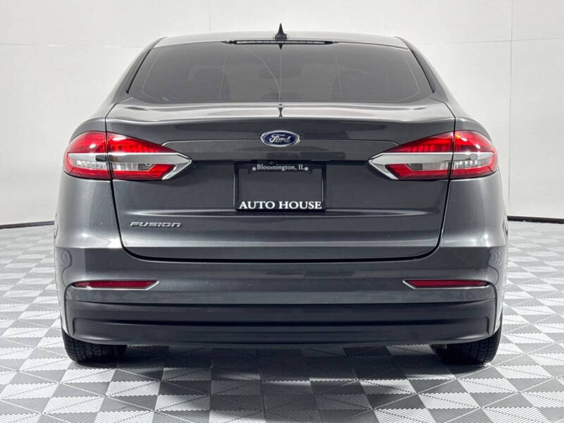 2020 Ford Fusion S photo 6