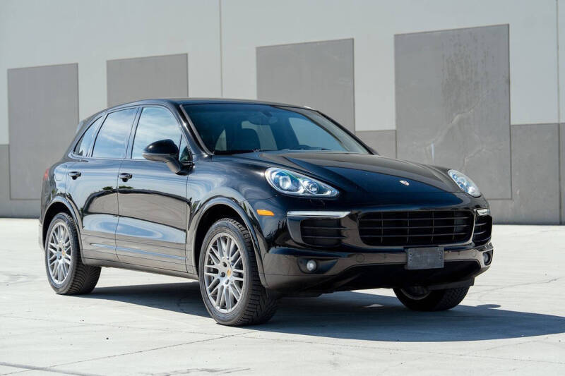 2017 Porsche Cayenne Platinum Edition